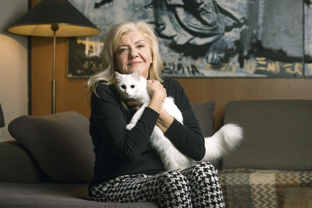 OD NAJBOGATIJE I NAJTRAŽENIJE DO BOLESTI I SIROTINJE! Marina Tucaković živi od PENZIJE, niko je od PEVAČA NE ZOVE