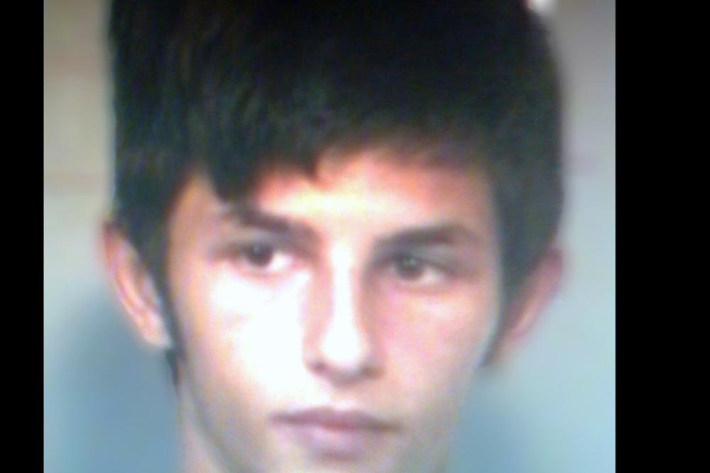 DA LI PREPOZNAJTE OVOG MLADIĆA? Otimao starijim osobama novčanike i torbe!