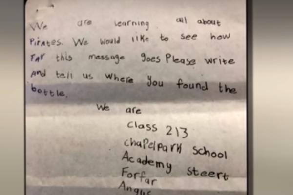 PAR SA FLORIDE PRONAŠAO PORUKU U BOCI: Doplivala sa drugog kontinenta, a evo šta u njoj piše! (VIDEO)