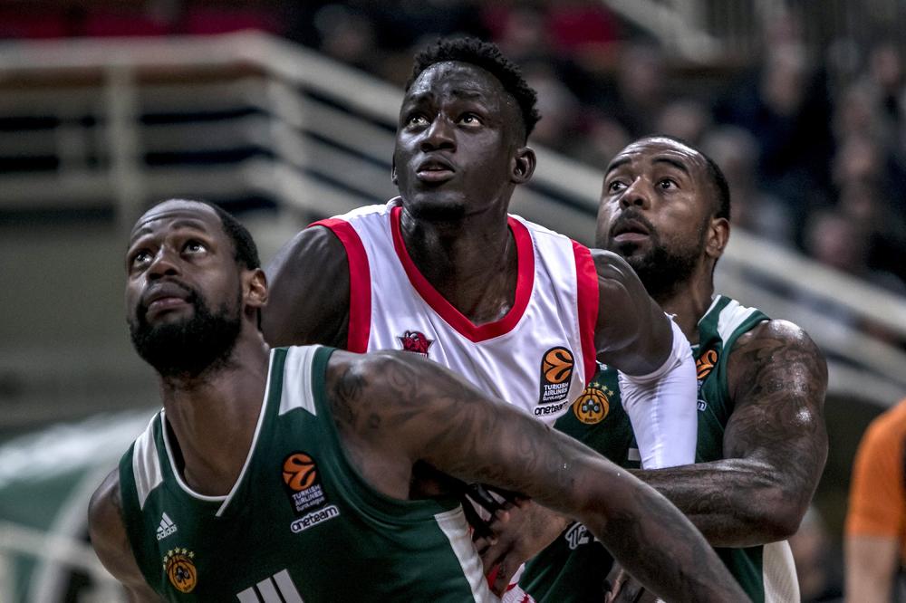 Pobunjeni PAO savladao Baskoniju, Barsina agonija se nastavlja! Valensija slomila CSKA, Unikaha može i bez Nedovića! (VIDEO)