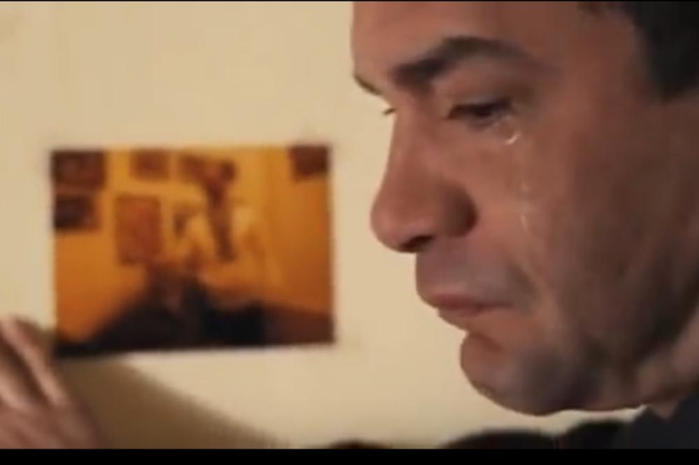 TO JE SAMO PUTOVANJE, SVI ĆEMO MI TAMO: Ovu pesmu je Glogovac otpevao baki na samrti, i SCENA JE UŠLA U ISTORIJU! (VIDEO)