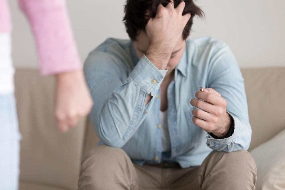 Kupio joj je prsten, PA SAZNAO NAJGORU VEST IKADA! Tražio je savet stručnjaka, I VRLO SE IZNENADIO!