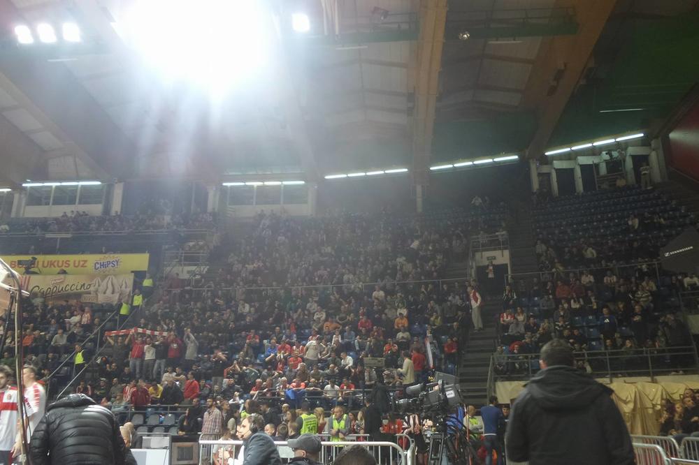 Delije nisu u Pioniru, ali tu je NAJVAŽNIJA MOGUĆA ZASTAVA! (FOTO)