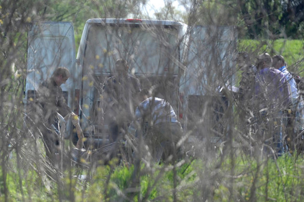 Telo Jelene Krsmanović nakon što je izvučeno iz kanala  