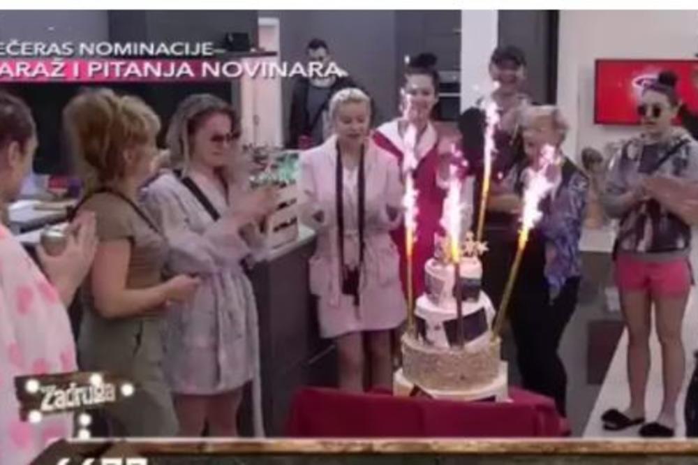 SUZE RADOSNICE: Teodori STIGLO IZNENAĐENJE ZA ROĐENDAN, ona se odmah RASPLAKALA! (VIDEO)