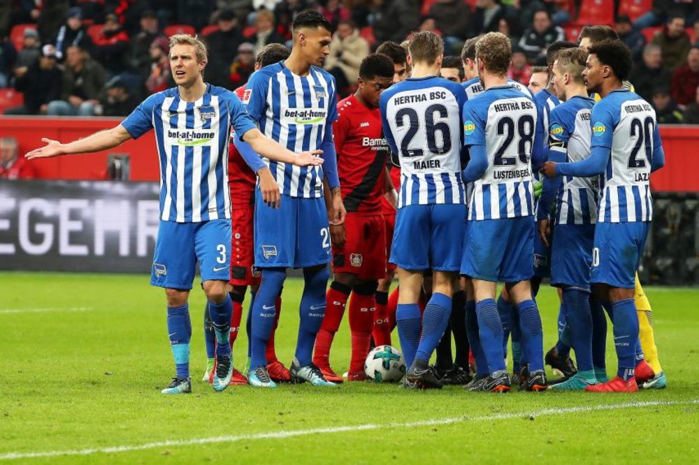 Ko bi rekao da će otpisani tim da se bori za Evropu, Keln nastavlja da pada, Bajern slavio u derbiju! (VIDEO)