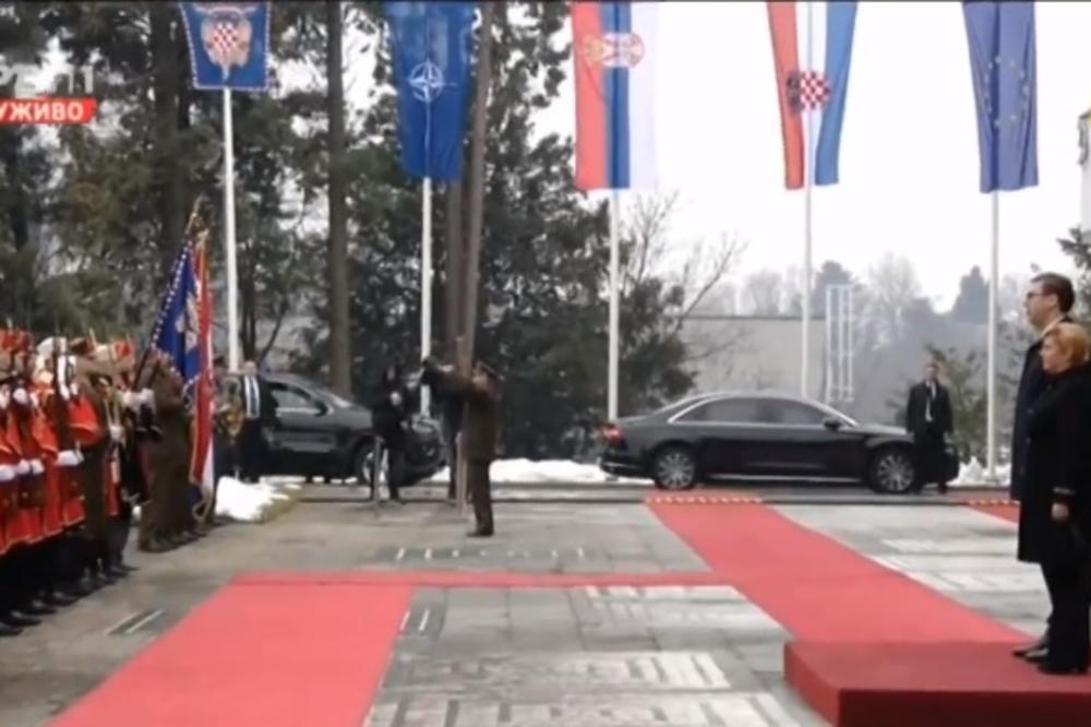 ORILO SE BOŽE PRAVDE U ZAGREBU: Ovako su Vučića dočekali u Hrvatskoj (VIDEO)