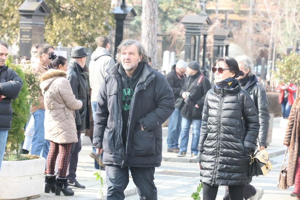Emir Kusturica na sahrani Nebojše Glogovca