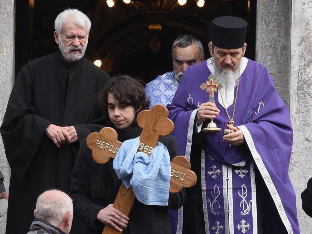 Skrhani bolom, a dostojanstveni...