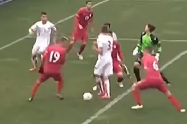 Zovu ga El Loco, a as svetskog fudbala ga se plaši kao Đavo od krsta! Srbin je postao strah i trepet, Krstajiću reaguj! (VIDEO)