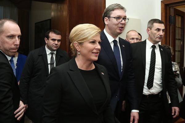 OPALILE FOTKU PRE SVEČANE VEČERE KOD KOLINDE: Političarke zapalile Instagram! (FOTO)