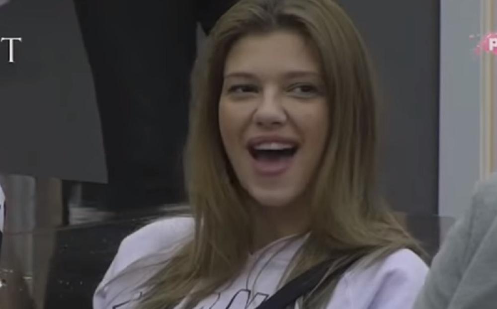 Izgleda da se konačno sasvim oslobodila 