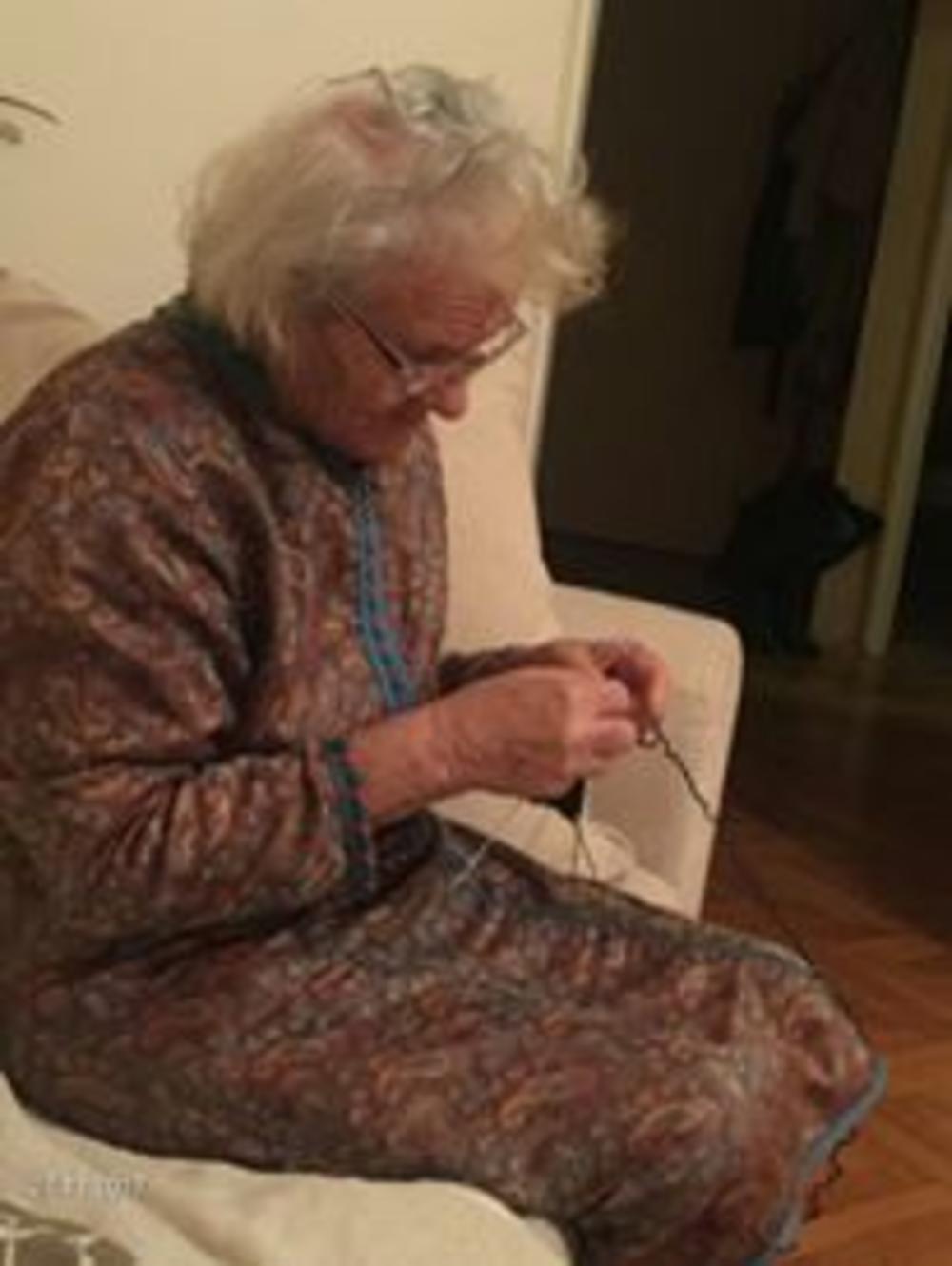 Lepa Janić plete u penzionerskim danima