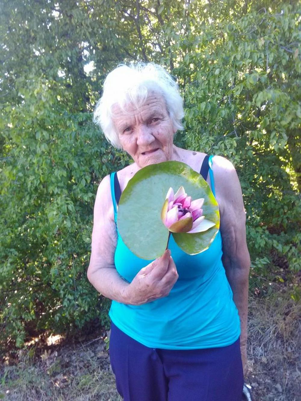 Lepa uživa u prirodi