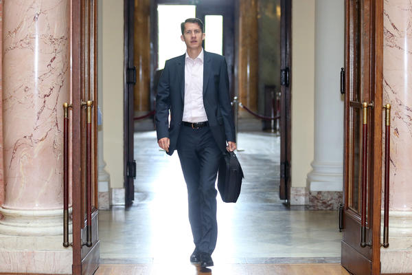 BALINT PASTOR: Podržavamo listu SNS jer i članovi Saveza vojvođanskih Mađara vole Beograd