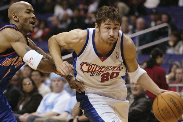 TROJKA KAO KAP ZA POSLEDNJI KORAK NA PARKETU: NBA legenda otišla u penziju, a oprostila se na najbolji mogući način! (VIDEO)