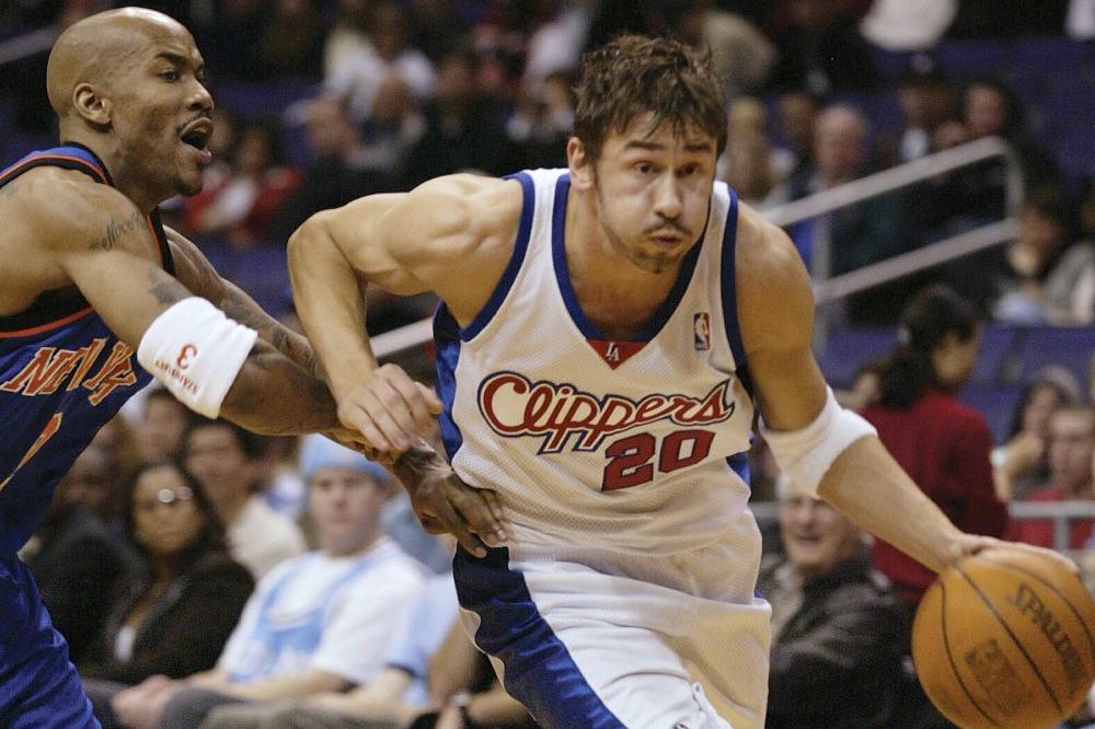 TROJKA KAO KAP ZA POSLEDNJI KORAK NA PARKETU: NBA legenda otišla u penziju, a oprostila se na najbolji mogući način! (VIDEO)