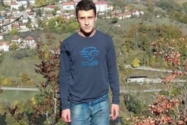 AKO DOĐEŠ, POZVAĆEMO POLICIJU! Slavku ne daju da ide u školu, jer ima autizam!