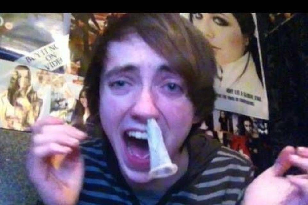 OPASNA IGRA SA KONDOMIMA