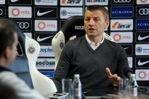 ĐUKIĆEVA PORUKA GROBARIMA PRED VIKTORIJU: Svaka razjedinjenost nas vodi u propast! Budimo jedinstveni sada! (VIDEO)