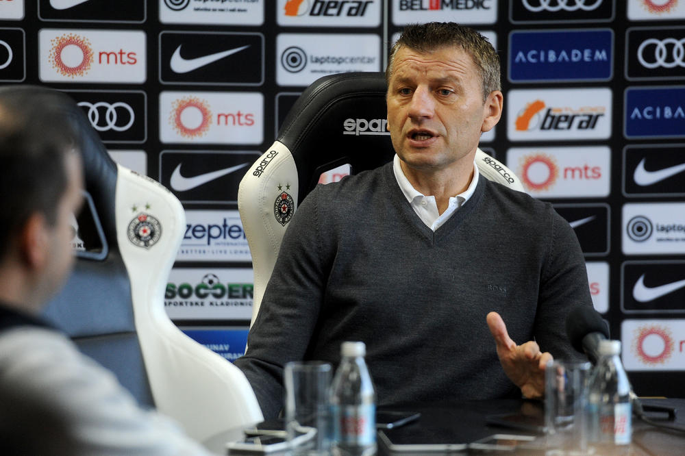 ĐUKIĆEVA PORUKA GROBARIMA PRED VIKTORIJU: Svaka razjedinjenost nas vodi u propast! Budimo jedinstveni sada! (VIDEO)