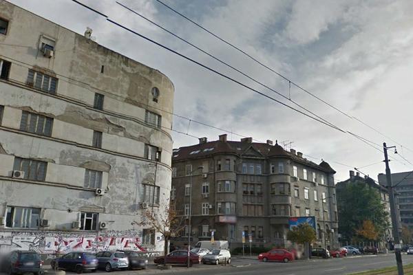 POŽAR KOD PALATE PRAVDE: Vatrogasci na terenu, gori krov zgrade u SAVSKOJ ULICI!