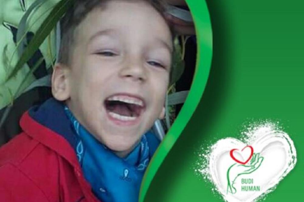 MALI DIMITRIJE JE OD ROĐENJA VEZAN ZA INVALIDSKA KOLICA: Pomozimo mu da napravi svoj prvi korak!