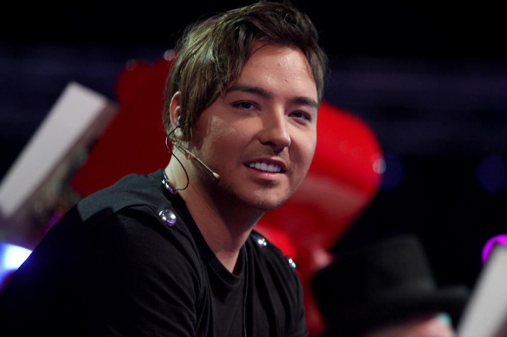 SVI GA PAMTE PO PLAVOJ KOSI, ŠIŠKAMA! MILAN STANKOVIĆ SADA IMA NEOBIČAN IZGLED: Promenio frizuru i DRASTIČNO SMRŠAO