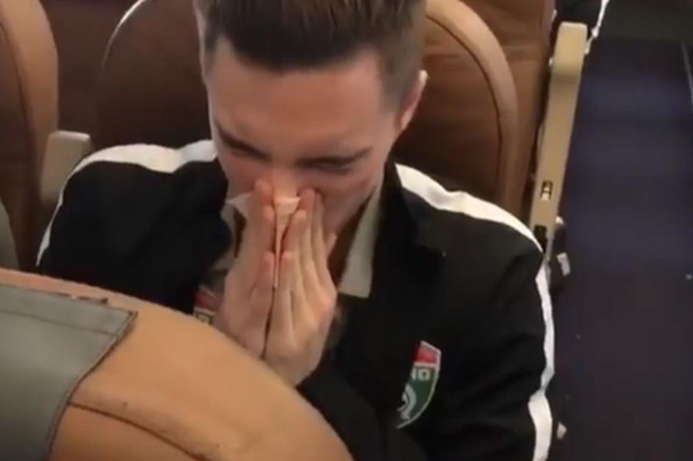 KAKO TE NIJE SRAMOTA?! ZASLUŽIO SI ŠAMARČINU! Mogao sam da dam pare nekome kome su neophodne, ali sam ipak odlučio da njima obrišem nos! (VIDEO)