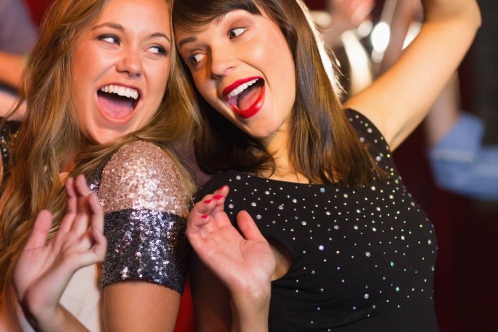 PRAZNIČNA KRIZA SPONZORUŠA: Obećavao mi je neko zimsko putovanje, a na kraju vodi nju i decu!