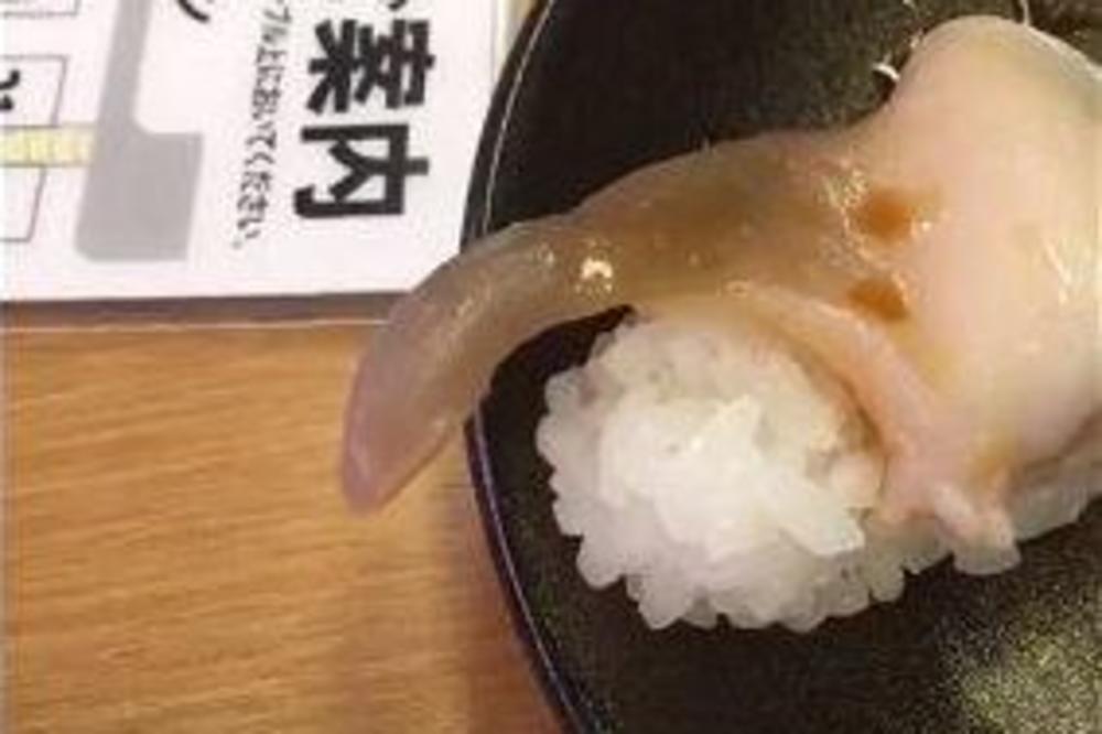 JE L' BISTE SE USUDILI DA OVO STAVITE U USTA? Japanac je naručio suši sada i verovatno neće VIŠE NIKADA (VIDEO)