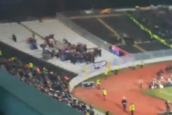 DUŠE SLOVENSKE KAO JEDNA! Navijači Plzenja zapevali, a onda su im se Grobari pridružili! (VIDEO)