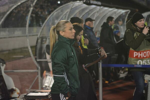 GROBARI BI JOJ OPROSTILI I PENAL! Od sutkinje na meču Partizana i Viktorije srce staje, a krv ide 300 na sat! (FOTO)