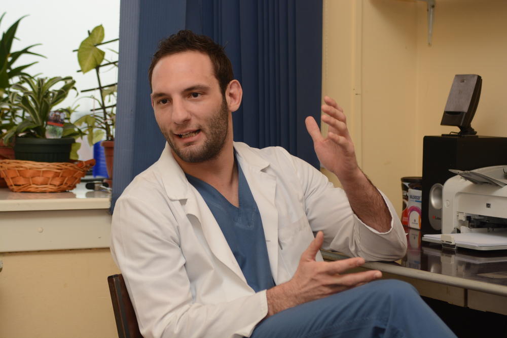 SPECIJALIZANT NEUROHIRURGIJE KOJI NIJE ŽELEO DA NAPUSTI SRBIJU: Vuk Aleksić je primer da TAKO TREBA!