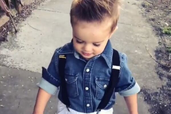 POSLE PRESLATKE RUSKINJE, SVI SU POLUDELI ZA OVIM DEČAKOM! On je najlepši na SVETU, a evo i zašto! (FOTO)