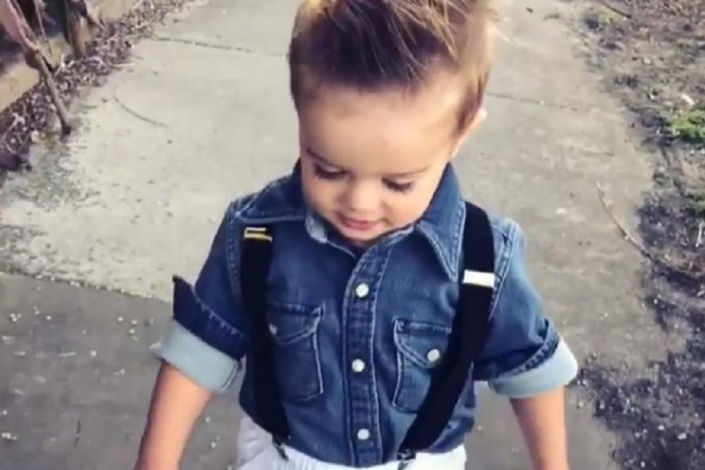 POSLE PRESLATKE RUSKINJE, SVI SU POLUDELI ZA OVIM DEČAKOM! On je najlepši na SVETU, a evo i zašto! (FOTO)