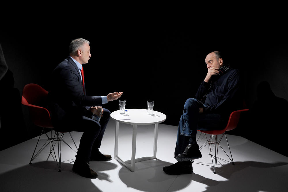 TAJ MUZEJSKI EKSPONAT MI SMEŠTA! Vujošević otkrio kog igrača je morao da drži zbog novca u timu i objasnio kako se Partizan prema njemu poneo kao prema psu! (VIDEO)