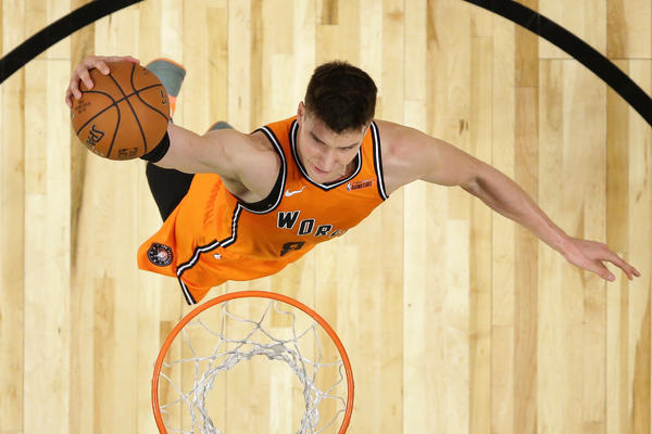 IZAĐEŠ NA OL STAR I POBEDIŠ!  MVP Bogdanović raspametio Amere, pogađao trojke kao od šale, i pokazao zašto je Srbija zemlja košarke! (FOTO) (VIDEO)