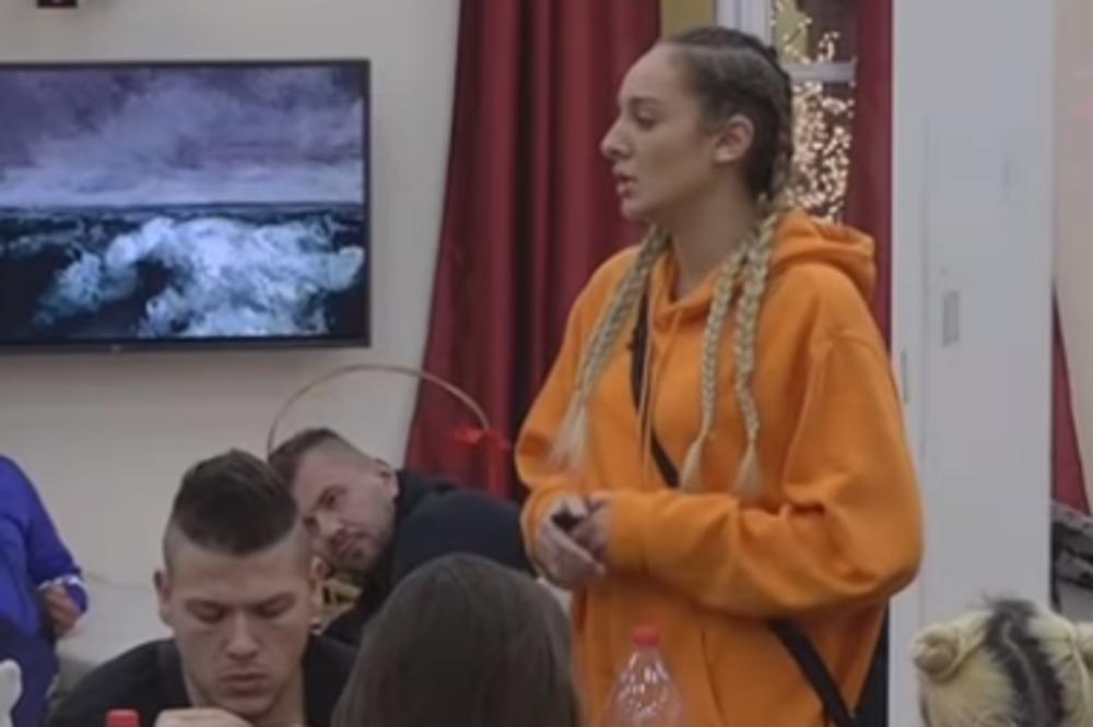 ZBOG OVOG LUNINOG POSTUPKA ČITAVA ZADRUGA JU JE ISMEVALA: Promoviše fejk stvari na Instagramu i odmah je modni stručnjak!