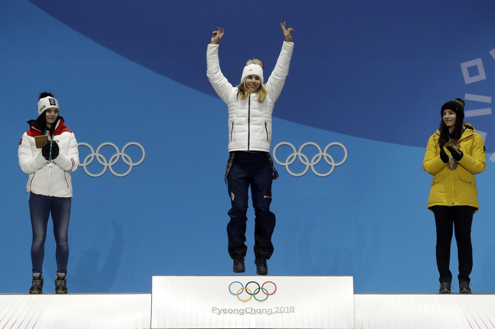 LINDZI VON MIRNO LI SPAVAŠ? Češka snouborderka osvojila zlato... ali u superveleslalomu! (VIDEO)