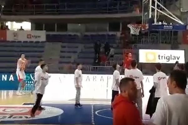 KAKVA PRAĆKA! Delije, verujete li da ovo može vaš centar? (VIDEO)