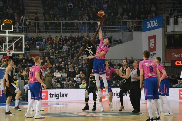 CRNO-BELO VEČE U PIONIRU! Partizan rutinski savladao Megu i približio se polufinalu! (FOTO)