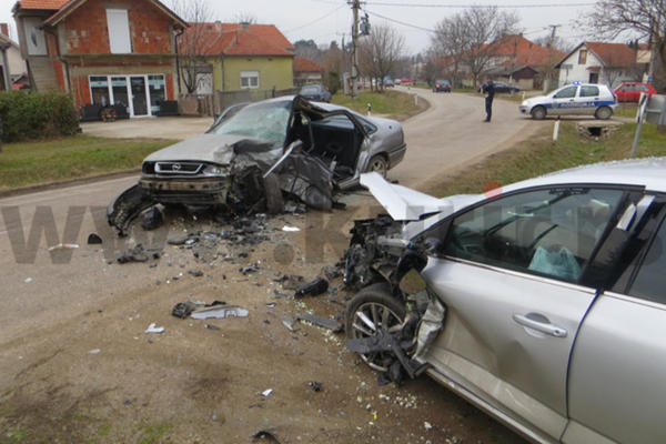 POVREĐENO ČETVORO, MEĐU NJIMA I DETE: Desio se stravičan sudar KOD NIŠA