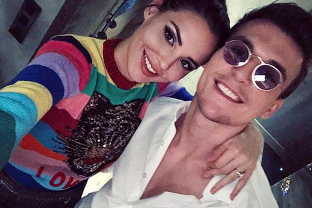 PIKSIJEVA ĆERKA STALA NA LUDI KAMEN: Skromno venčanje, ali haljina i prstenje ostavljaju bez daha! (FOTO)