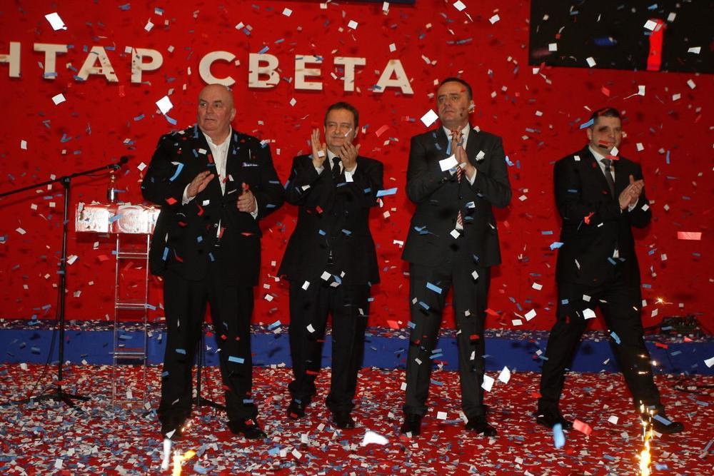 Centralni predizborni skup koalicije SPS JS održan je danas u zemunskoj Hali Pinki 