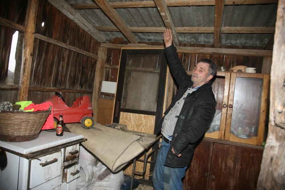 Dečak se obesio posle smrti oca 