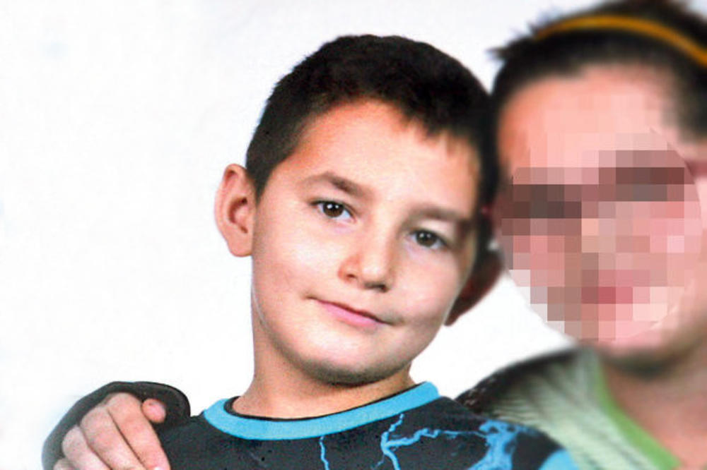 HAJDE DA OTKOPAMO TATU, SAMO DA GA ZAGRLIM! Rečenica Uroša (9) koji se ubio pokazuje KOLIKO JE PATIO ZA OCEM (FOTO)