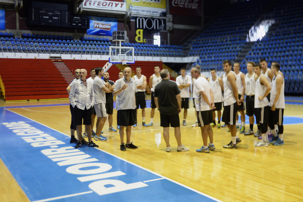 VUJOŠEVIĆ BEZ DLAKE NA JEZIKU: Stvorio se taj neki kult da veliki igrači i treneri piju! Nisi p**** ako ne piješ! Moraš biti samuraj! (VIDEO)