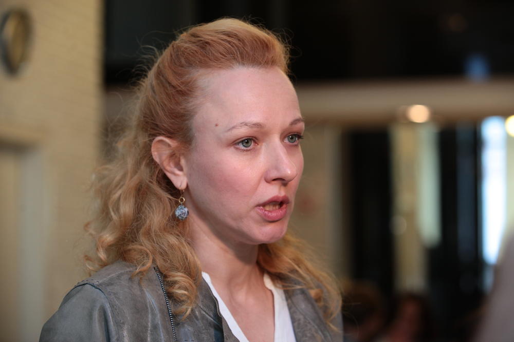 NATAŠA TAPUŠKOVIĆ NE IZGLEDA VIŠE ISTO! Ljudi u golemoj neverici, pitaju se ŠTA JOJ SE DESILO (FOTO)