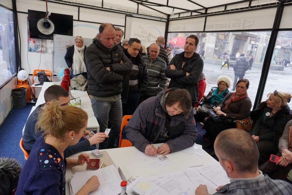 Potpisivanje izjava odborničkih kandidata 'Šta radite bre - Marko Bastać